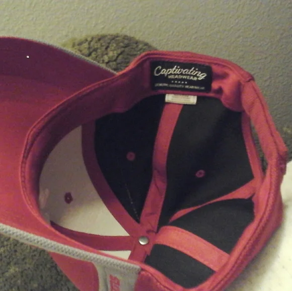 Indiana University Hoosiers hat - Picture 5 of 5